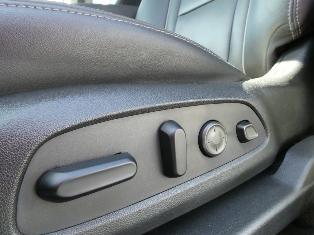 Certified 2021 Buick Enclave Avenir w/ Avenir Technology Package image 28