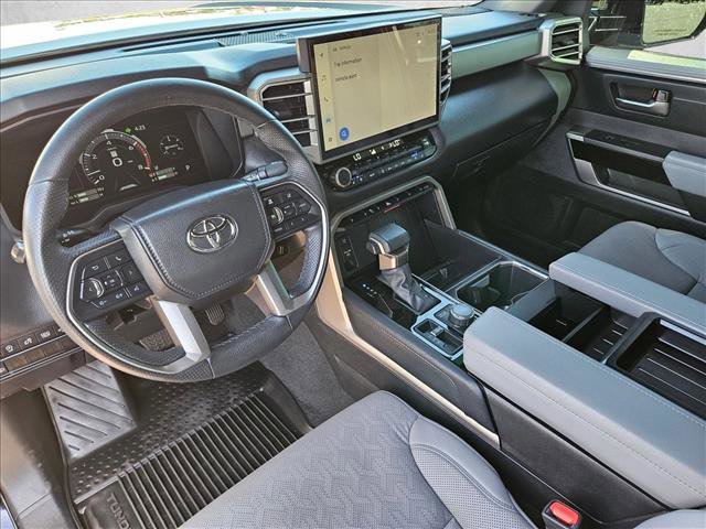 Used 2025 Toyota Tundra Limited AWD/4WD image 12