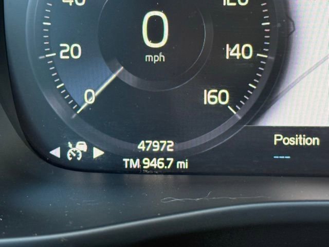 Used 2021 Volvo XC40 T5 R-Design w/ Advanced Package image 6