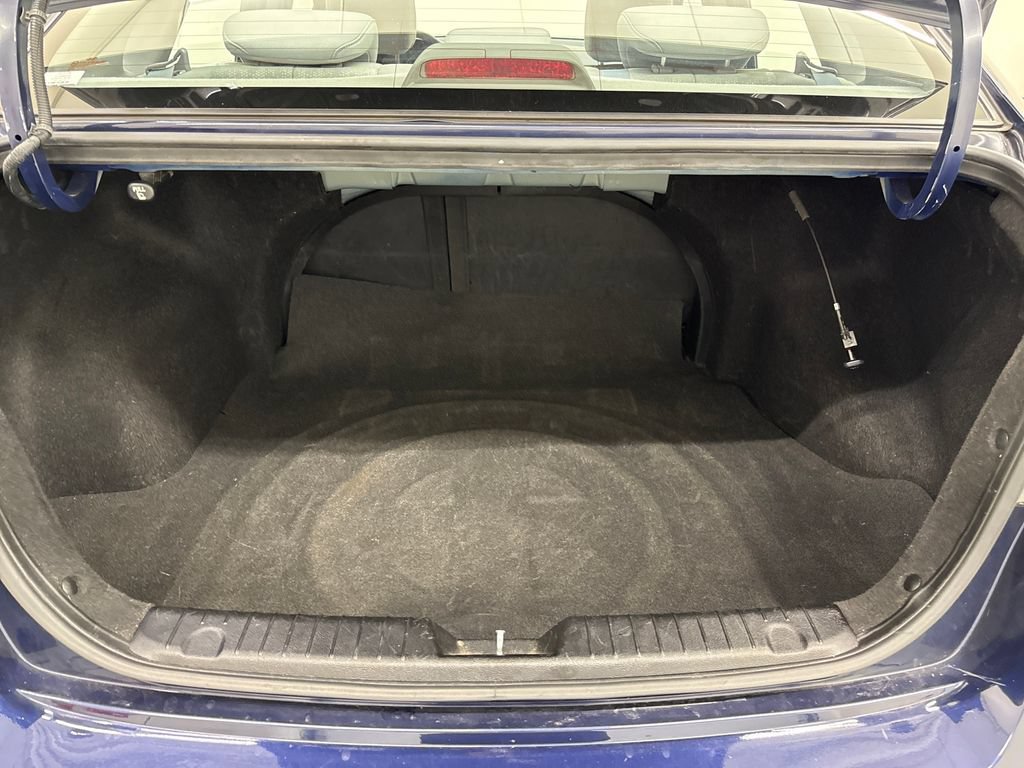 Used 2010 Hyundai Elantra GLS FWD image 25