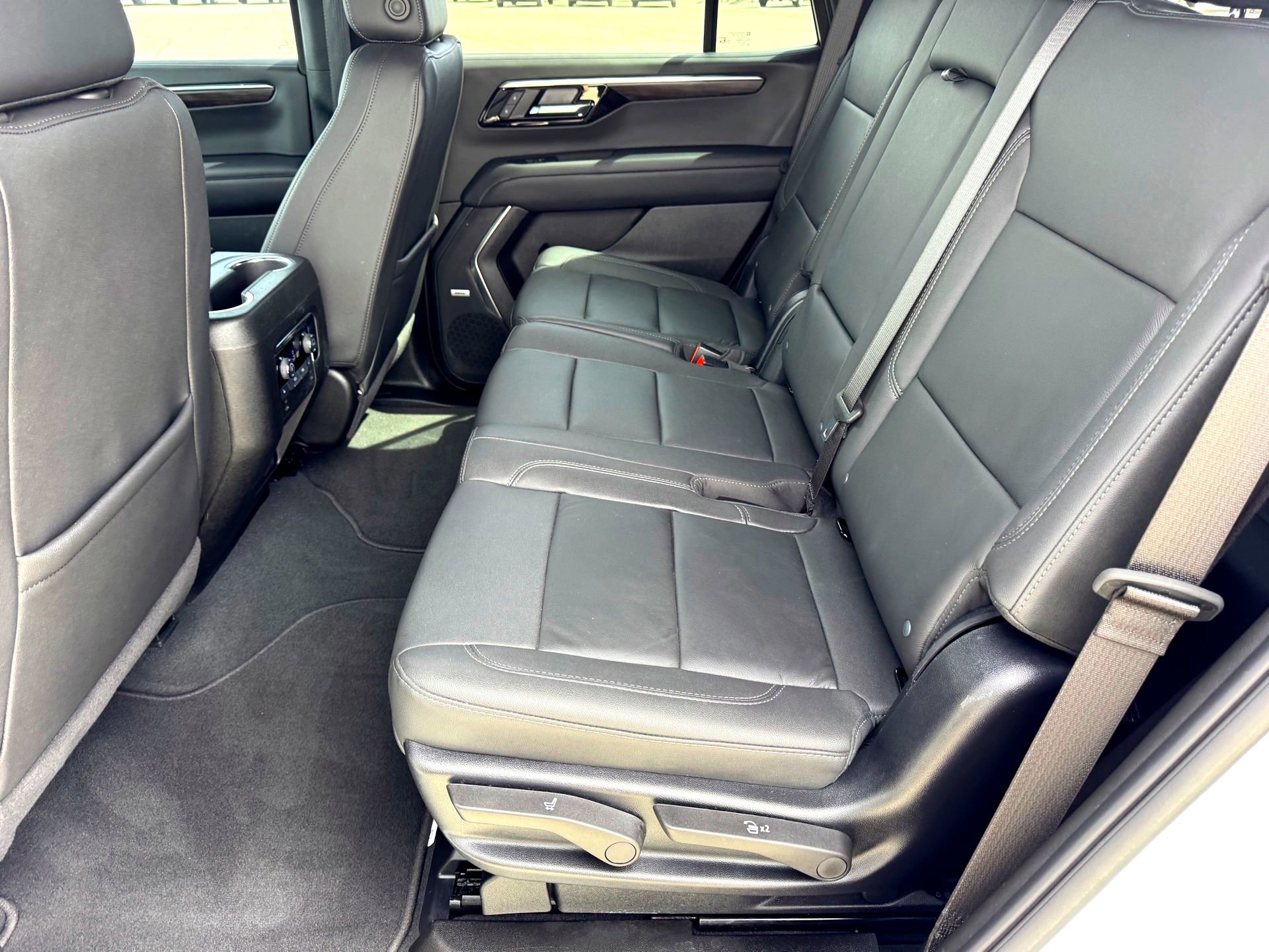 Used 2025 Chevrolet Tahoe LT w/ Comfort Package image 20