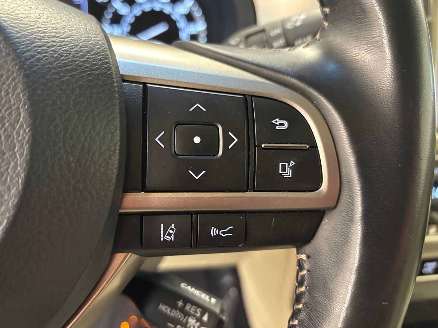 Used 2020 Lexus GX 460 Premium w/ Premium Package AWD/4WD image 35