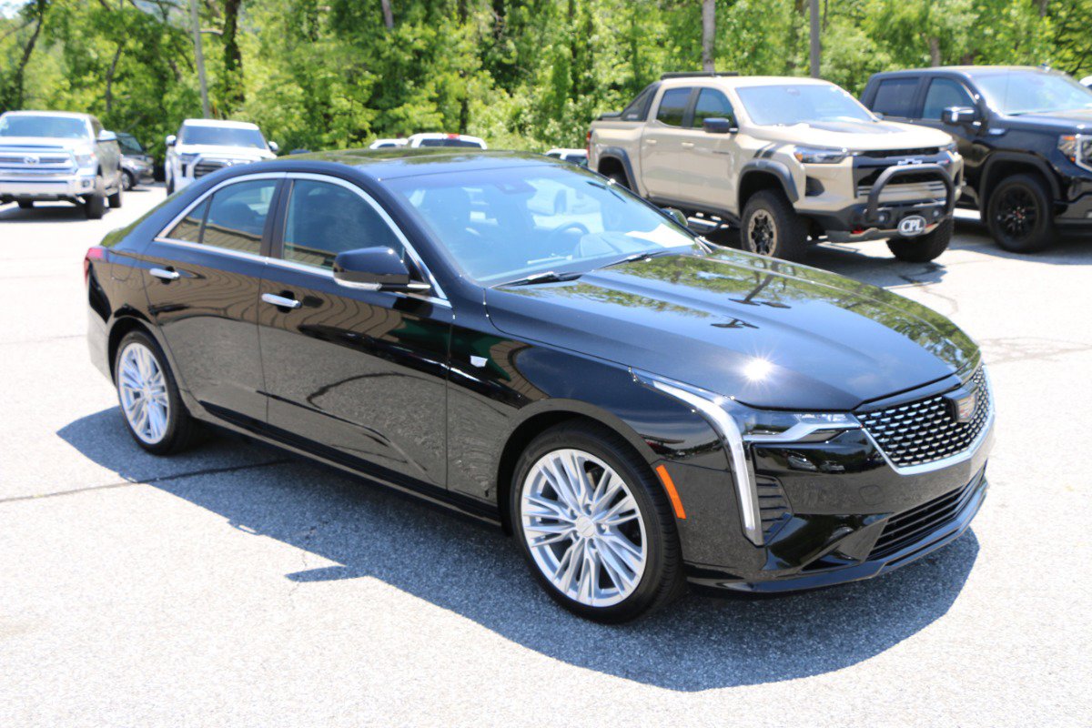 Used 2026 Cadillac CT4 Premium Luxury RWD image 10
