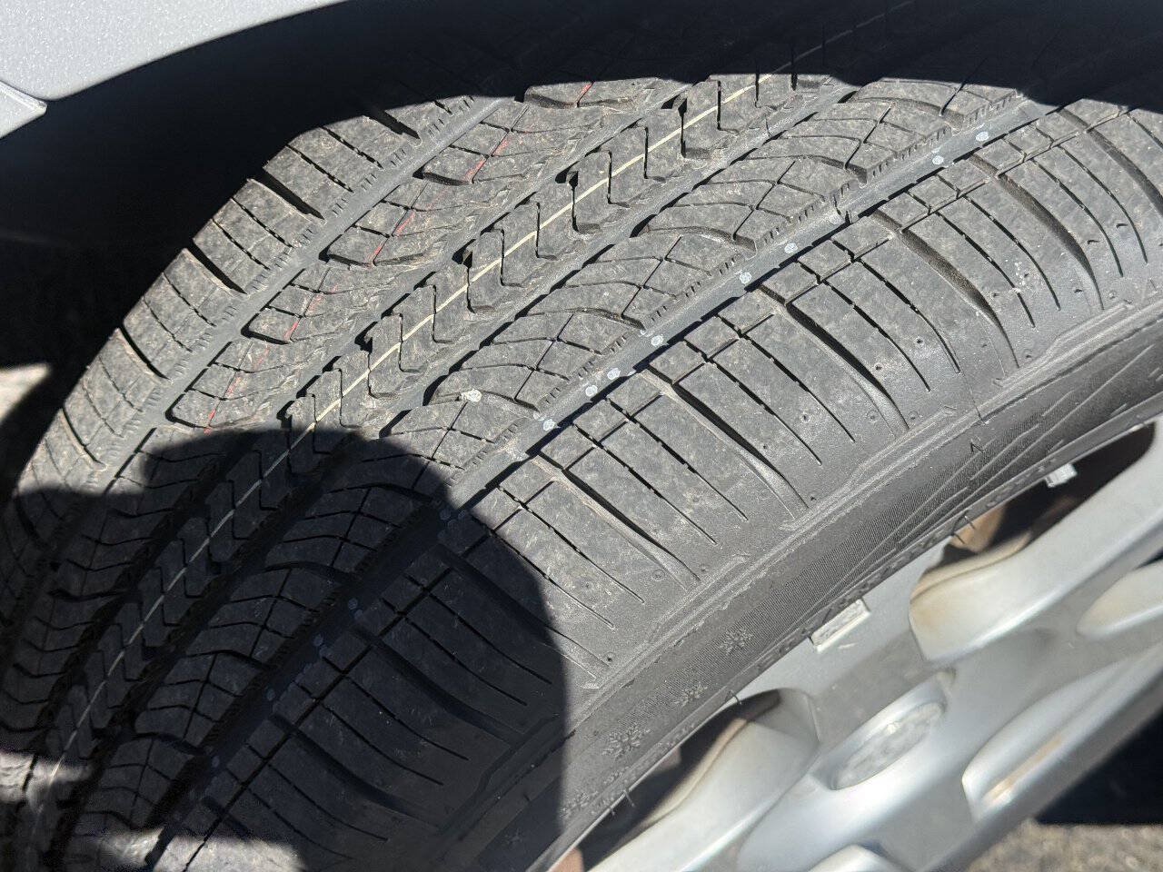 Used 2013 Toyota Corolla L FWD image 18