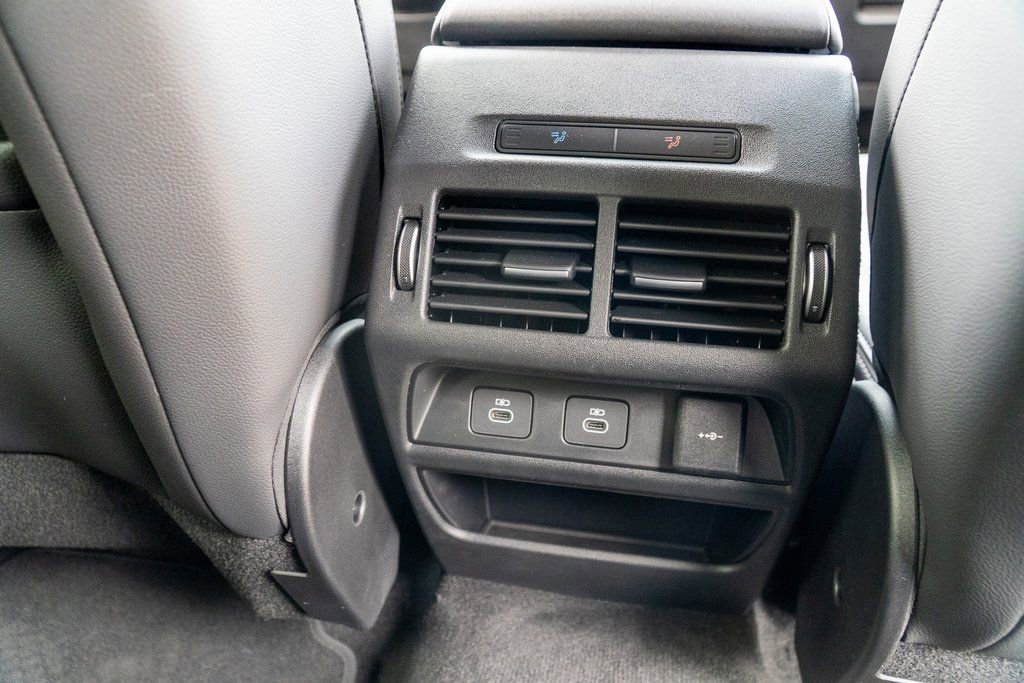 Used 2025 Land Rover Discovery Sport Dynamic SE image 24