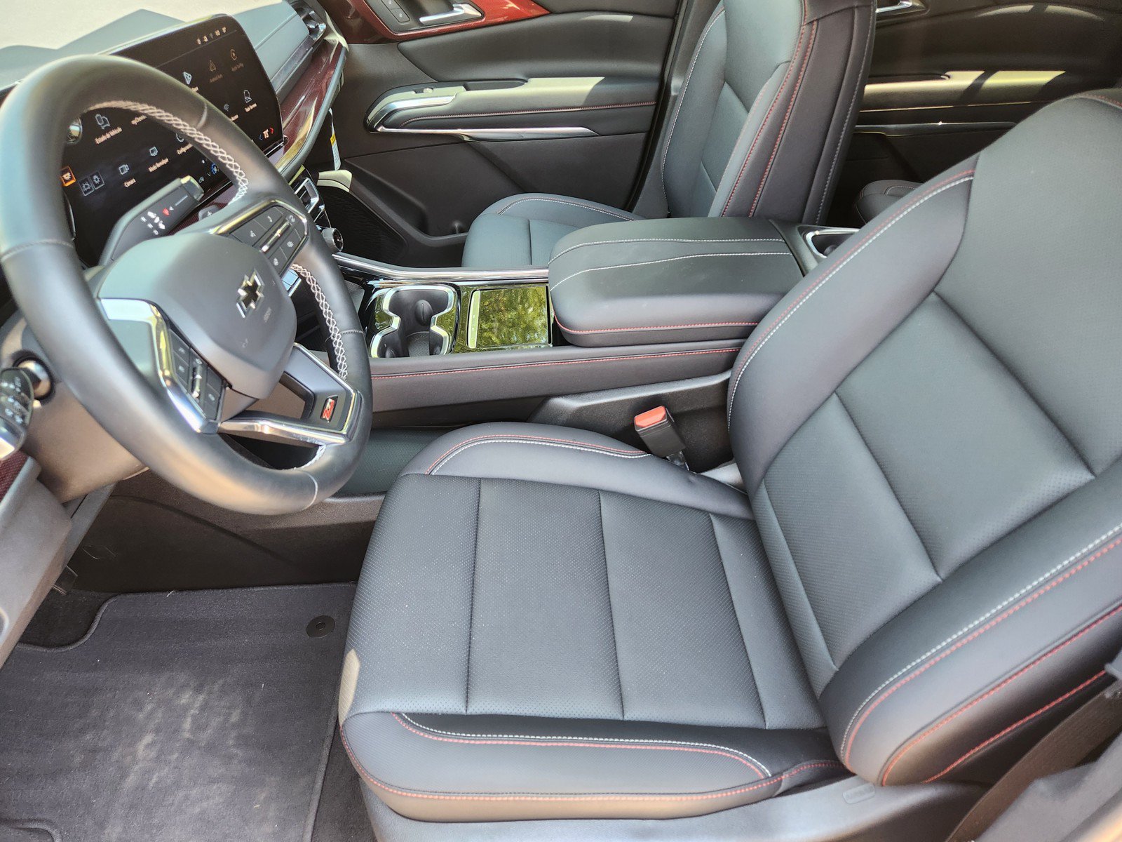 Used 2026 Chevrolet Traverse Z71 AWD/4WD image 11