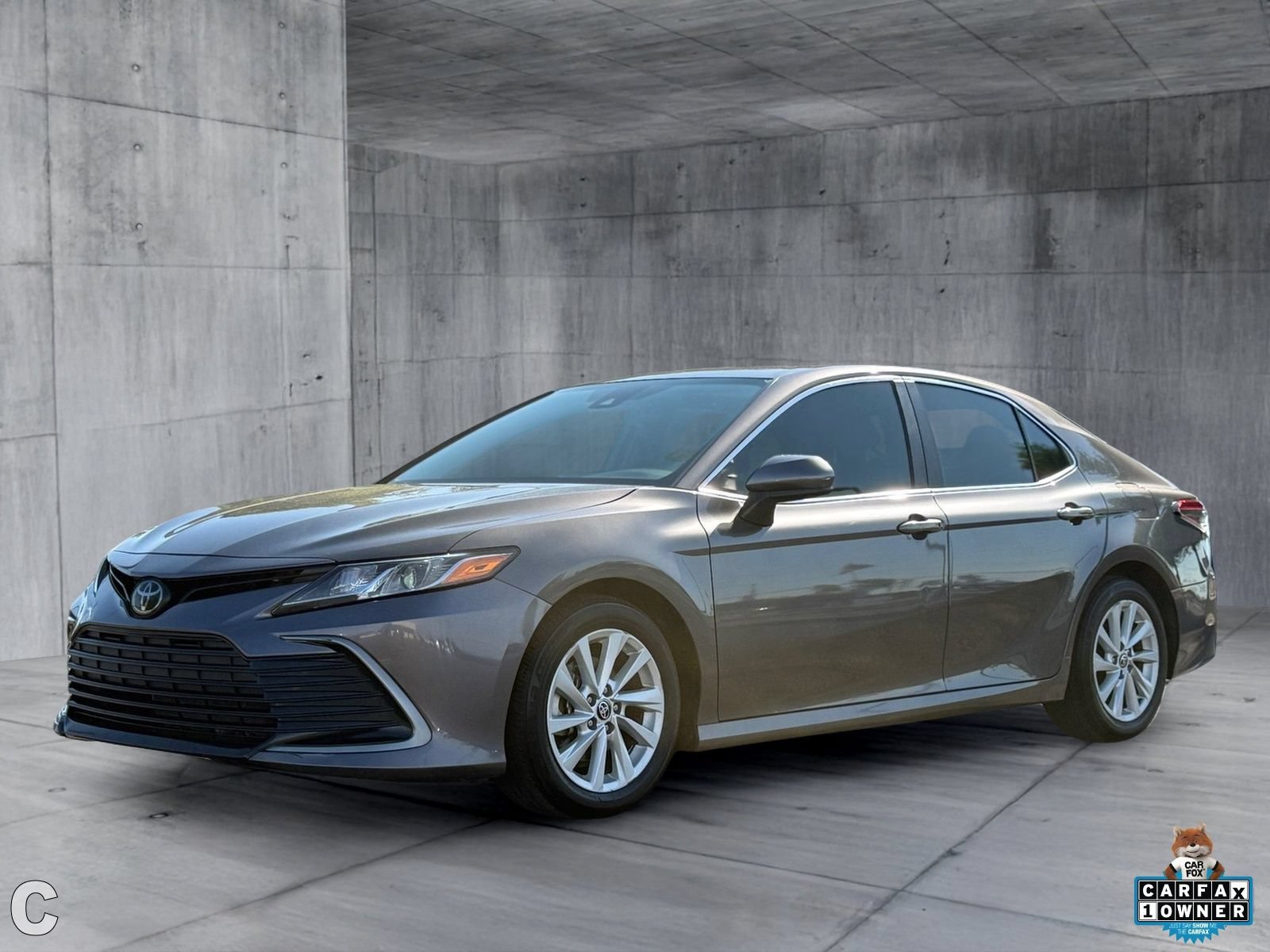Used 2024 Toyota Camry LE FWD image 2