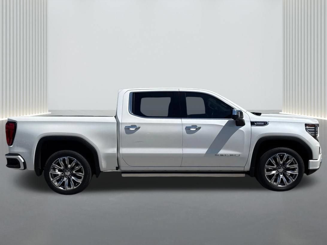 Used 2023 GMC Sierra 1500 Denali w/ Denali Reserve Package AWD/4WD image 4