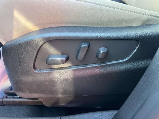 Certified 2024 Cadillac XT4 Luxury w/ Cold Weather Package AWD/4WD image 30