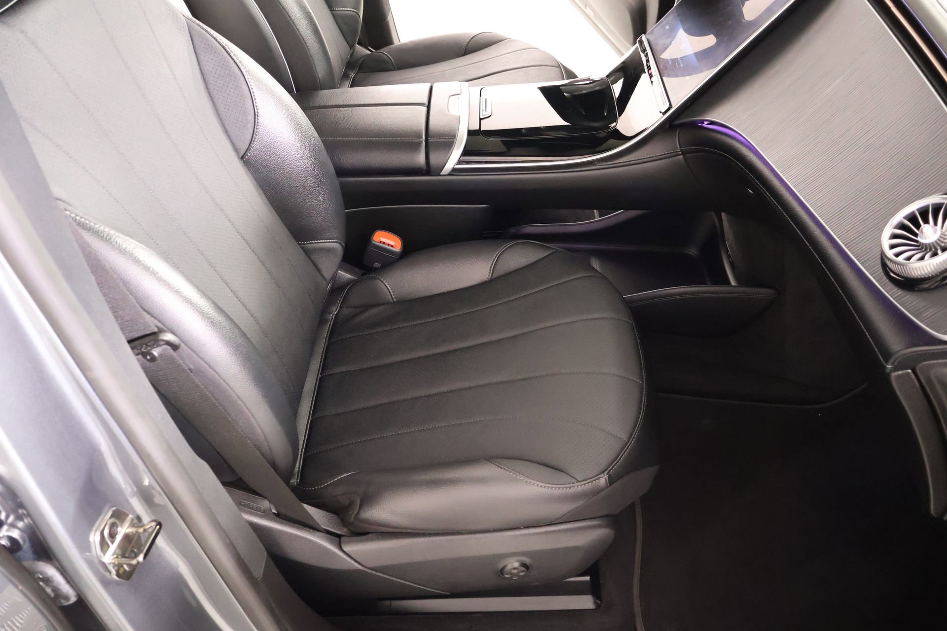 Used 2023 Mercedes-Benz EQE 350+ SUV image 12