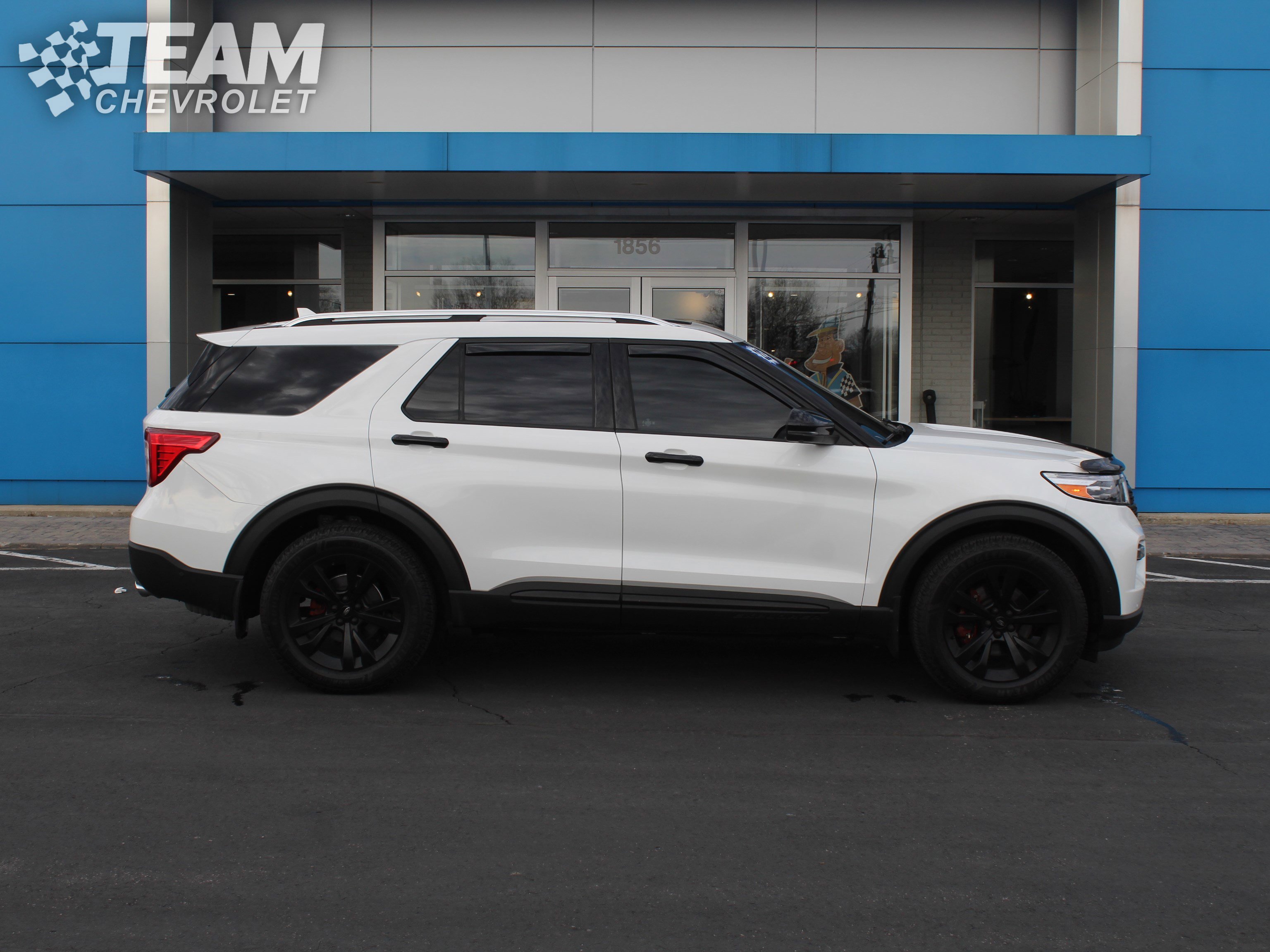 Used 2022 Ford Explorer Platinum w/ Equipment Group 601A image 3
