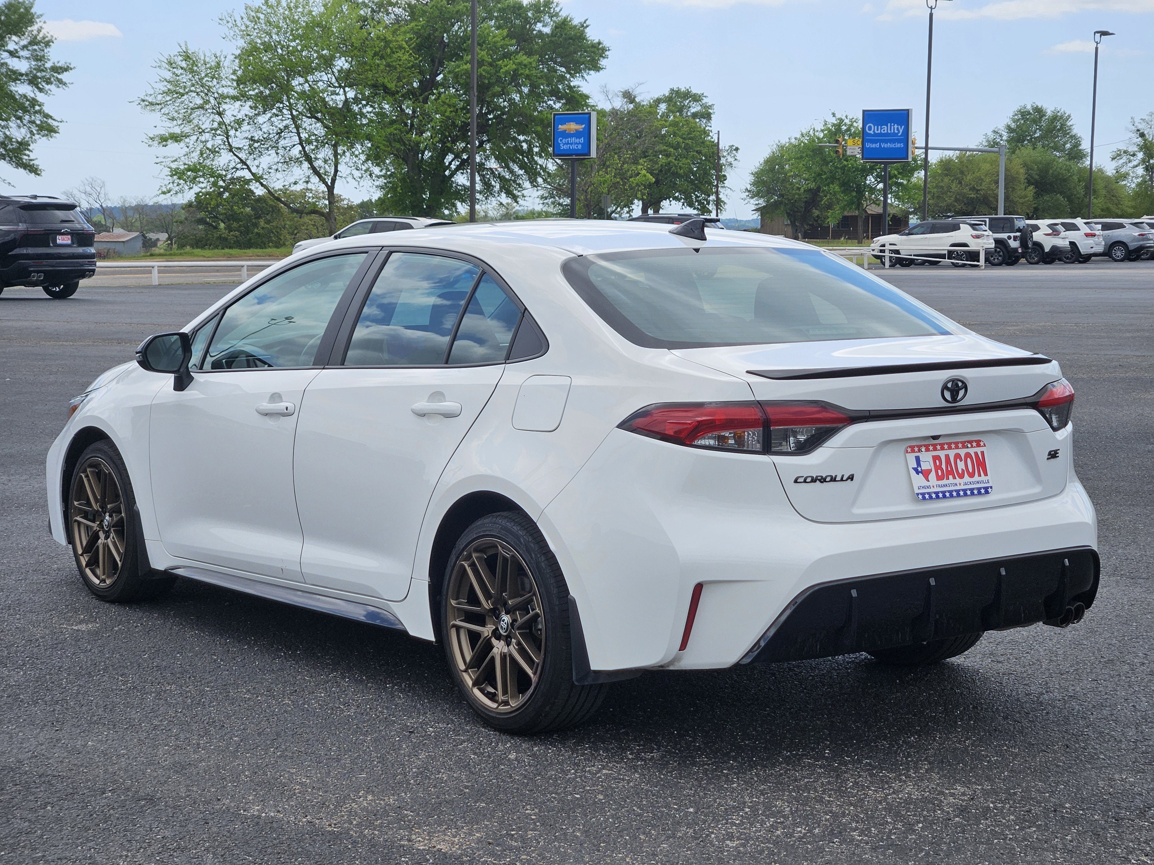 Used 2024 Toyota Corolla SE FWD image 6