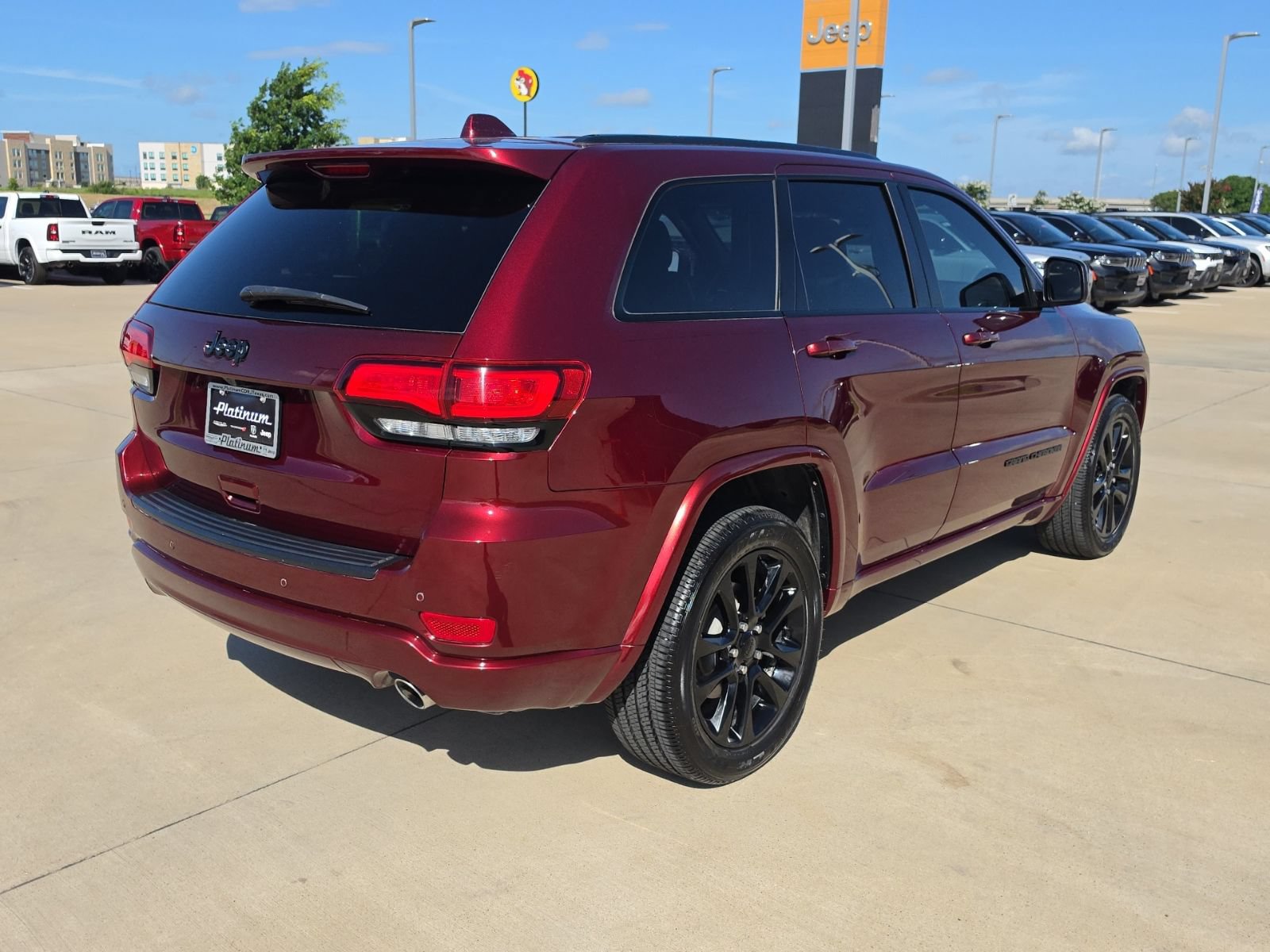 Used 2020 Jeep Grand Cherokee Altitude RWD image 5