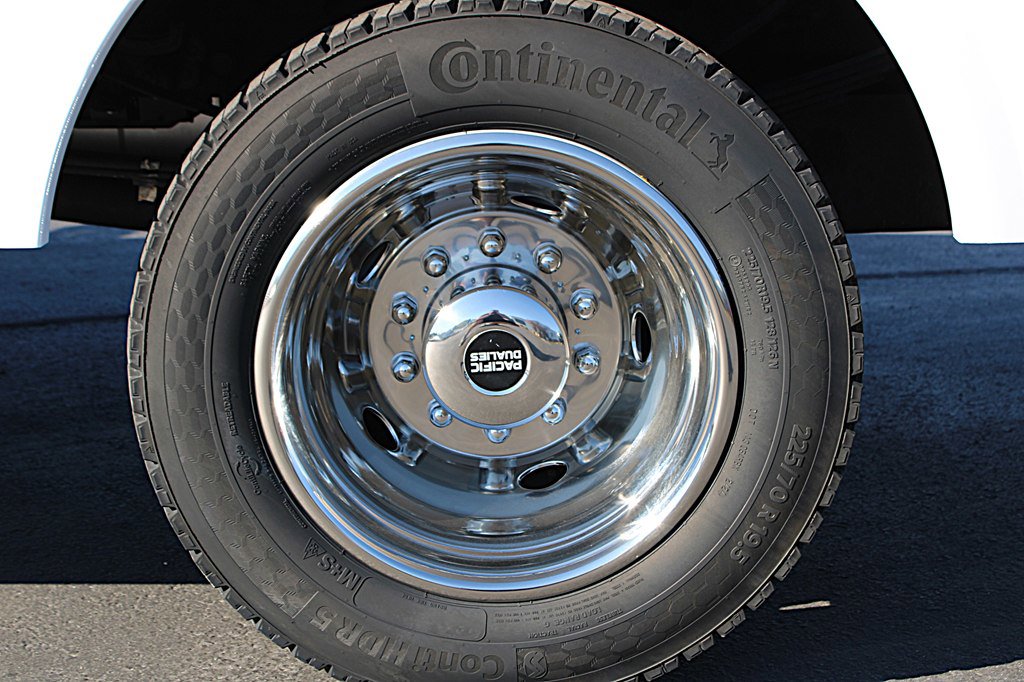 Used 2024 Ford F550 4x4 Regular Cab Super Duty image 30