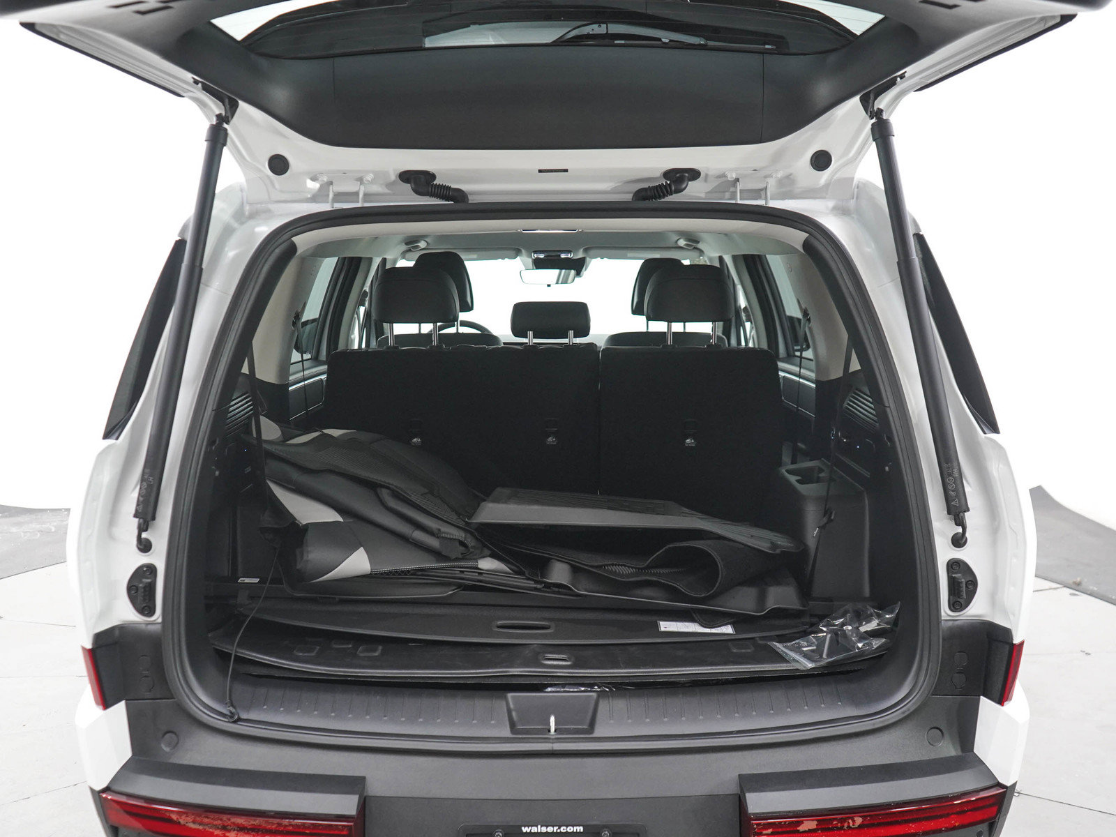 Used 2026 Hyundai Santa Fe SEL AWD/4WD image 16