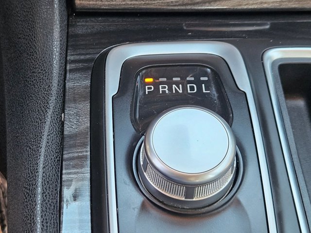 Used 2017 Chrysler 300 Limited image 12