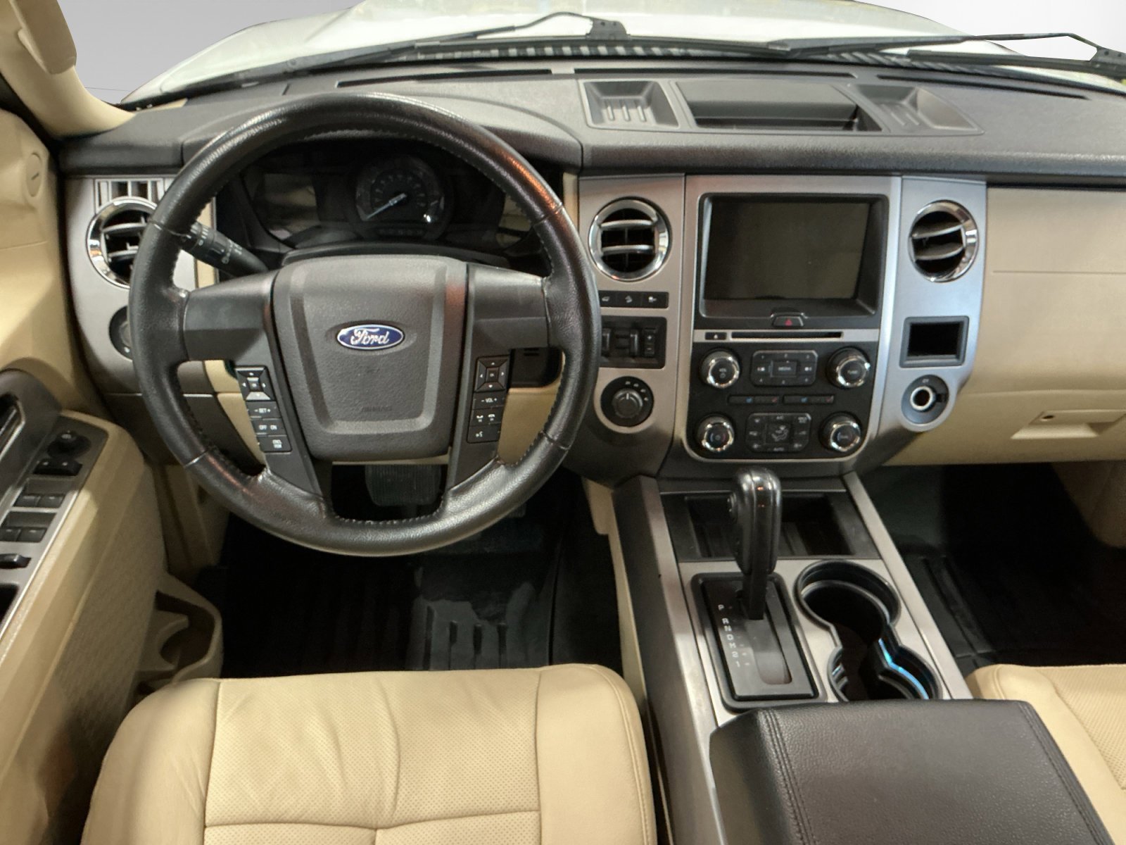 Used 2017 Ford Expedition EL XLT w/ Equipment Group 202A image 10