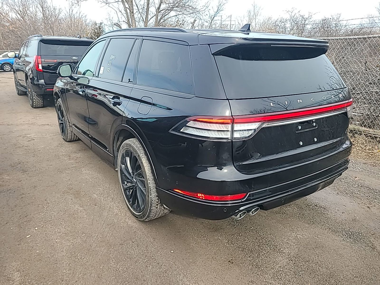 Used 2023 Lincoln Aviator Reserve w/ Equipment Group 201A image 6