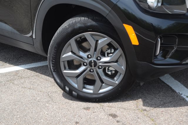 Used 2025 Kia Seltos LX AWD/4WD image 28