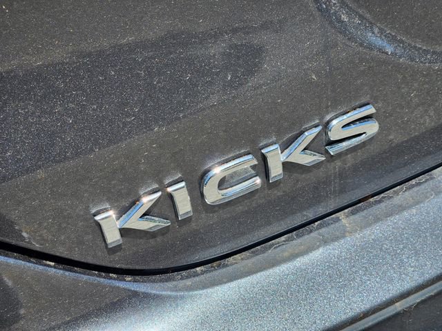 Used 2022 Nissan Kicks S image 8