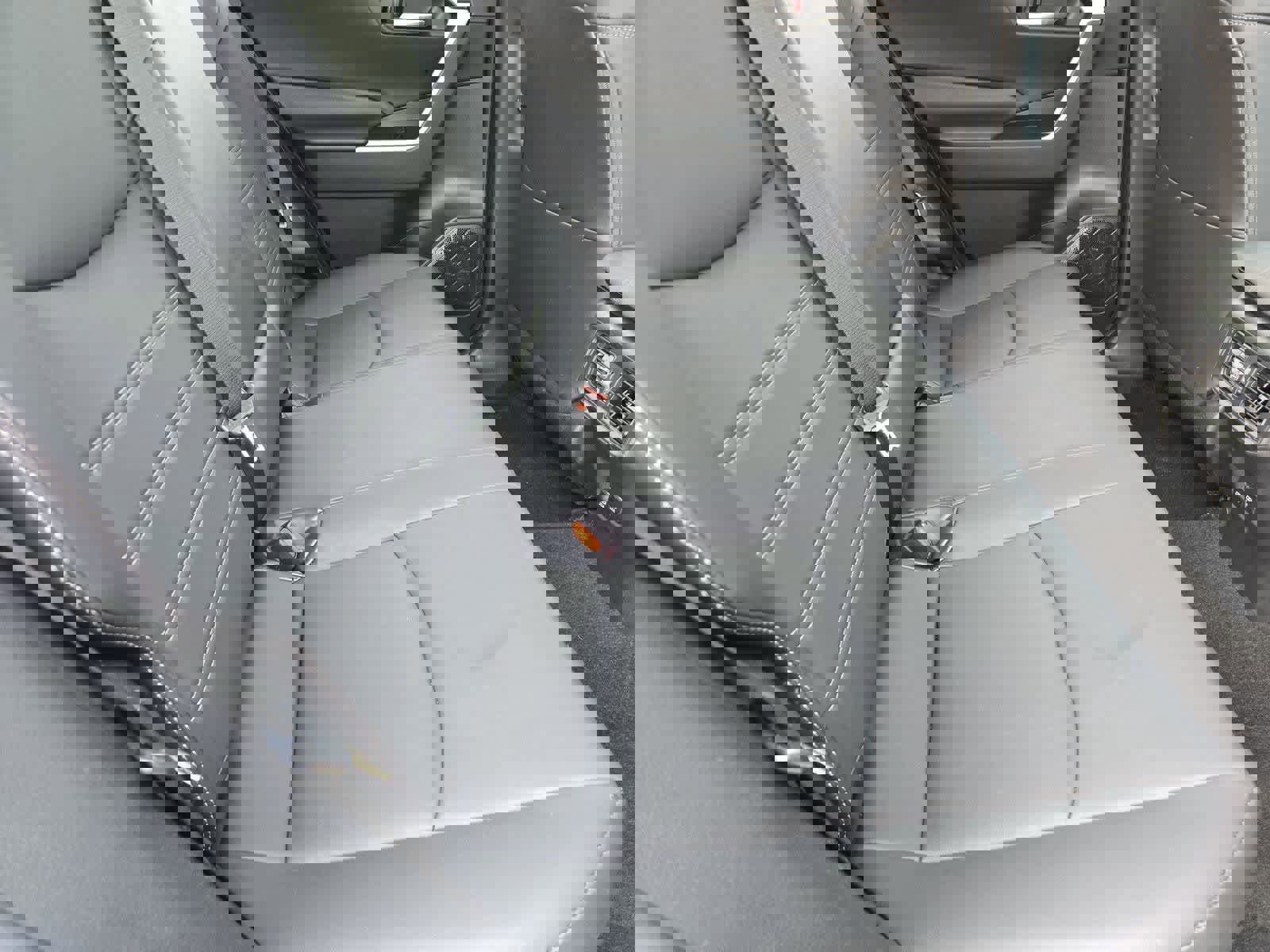 Used 2021 Toyota RAV4 XLE Premium image 20