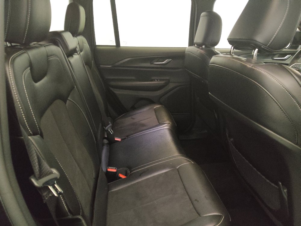 Used 2023 Jeep Grand Cherokee Altitude AWD/4WD image 19