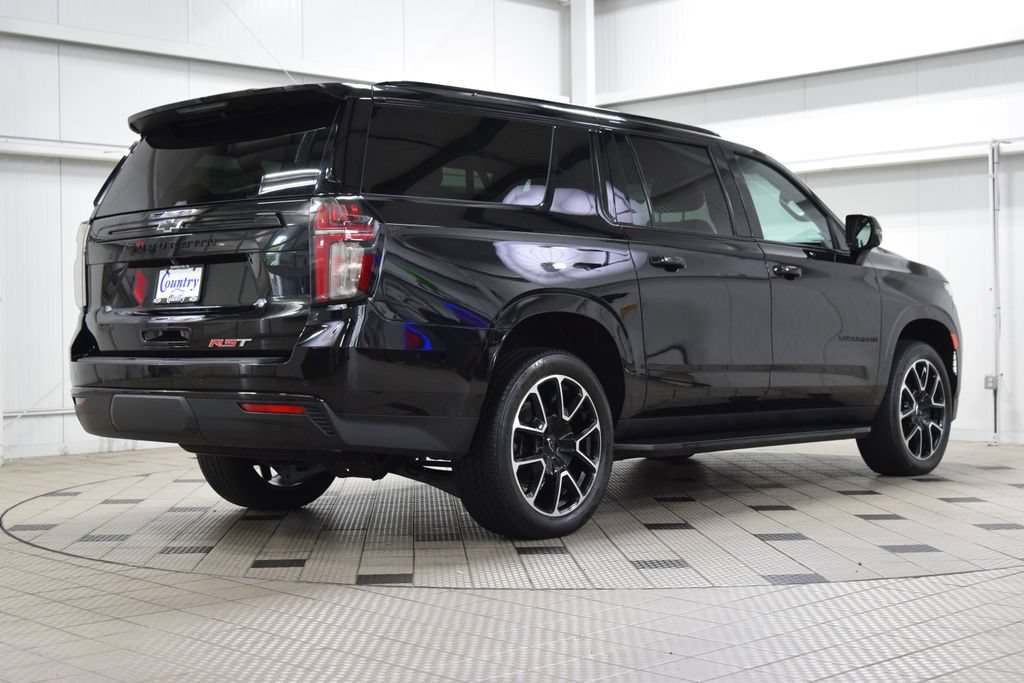 Used 2024 Chevrolet Suburban RST w/ Luxury Package AWD/4WD image 8
