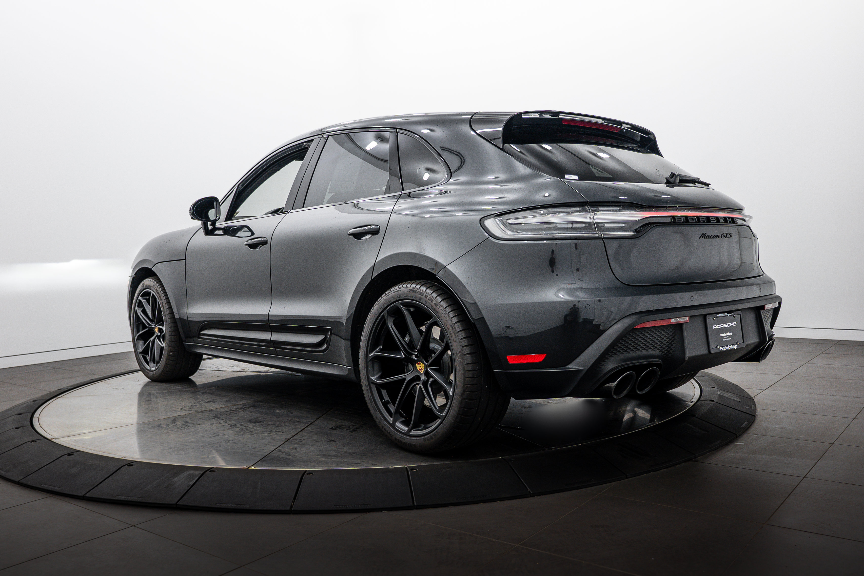 Certified 2024 Porsche Macan GTS AWD/4WD image 3