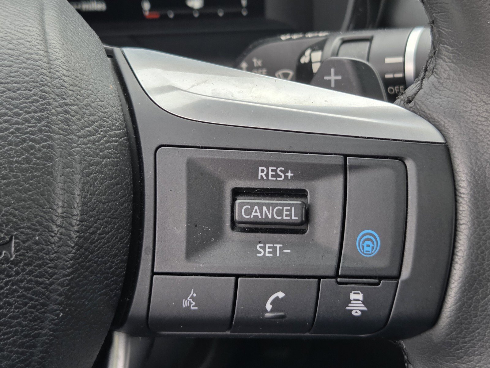 Used 2023 INFINITI QX60 Luxe AWD/4WD image 28