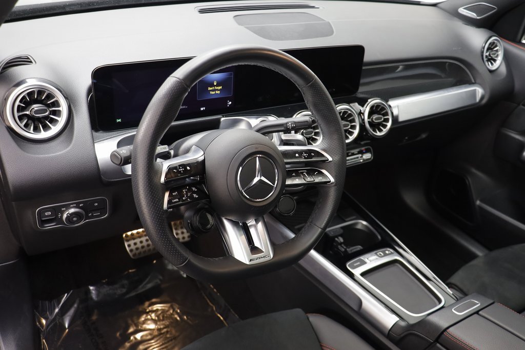 Used 2025 Mercedes-Benz GLB 35 AMG 4MATIC image 6