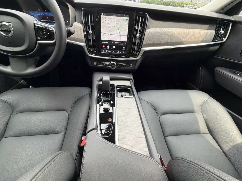 Used 2025 Volvo S90 B6 Plus AWD/4WD image 24