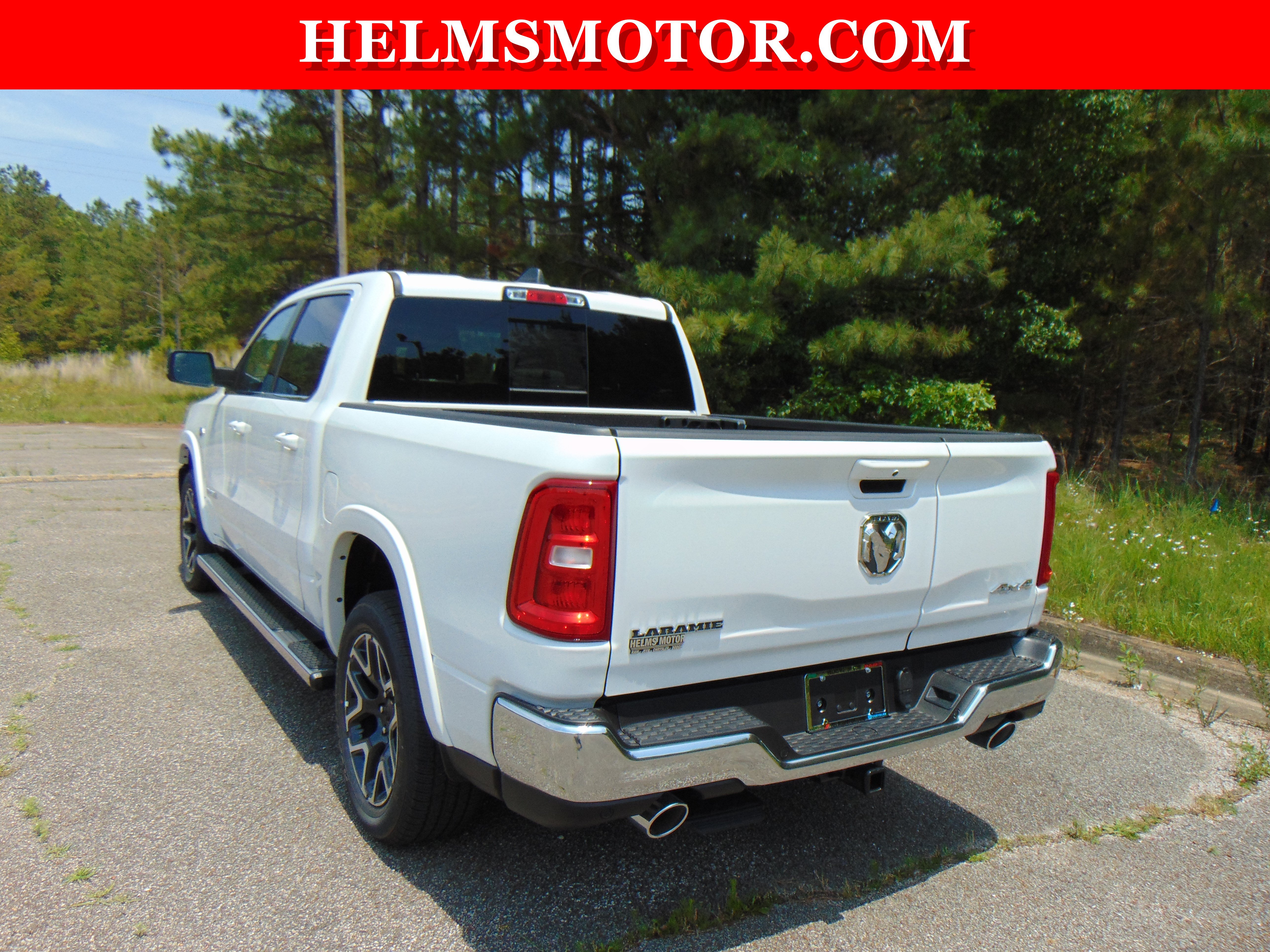 New 2026 RAM 1500 Laramie AWD/4WD image 9