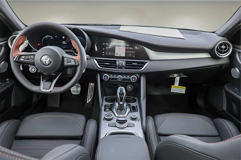 New 2025 Alfa Romeo Giulia w/ Driving Assist Package image 9