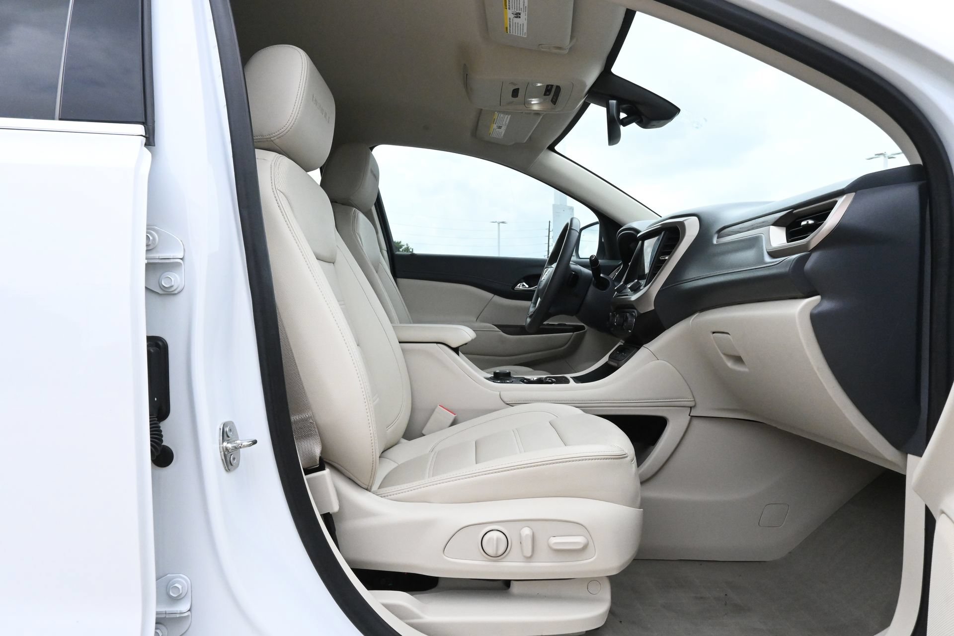 Used 2023 GMC Acadia Denali AWD/4WD image 27
