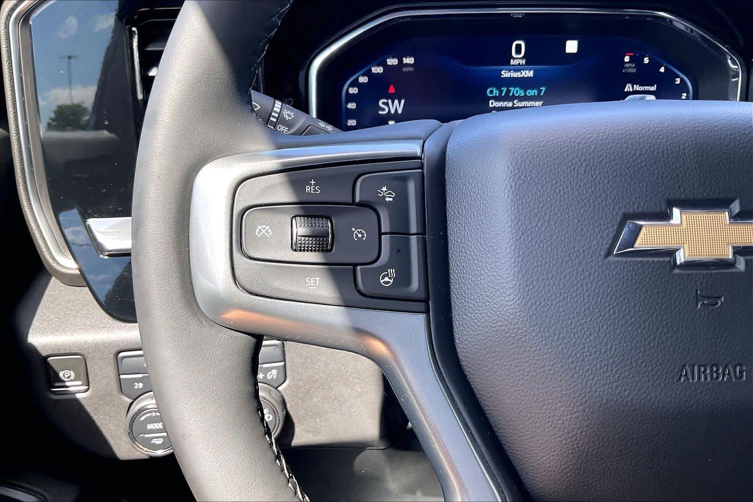 Used 2023 Chevrolet Silverado 1500 LT AWD/4WD image 18