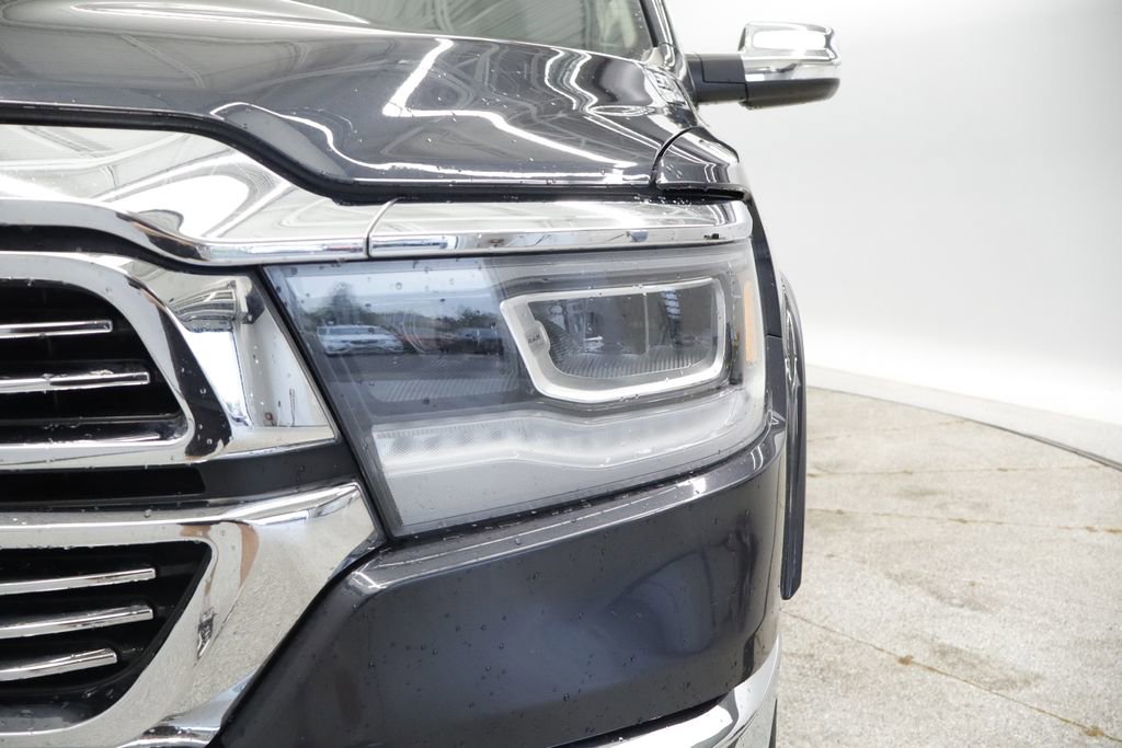 Used 2019 RAM 1500 Laramie AWD/4WD image 10