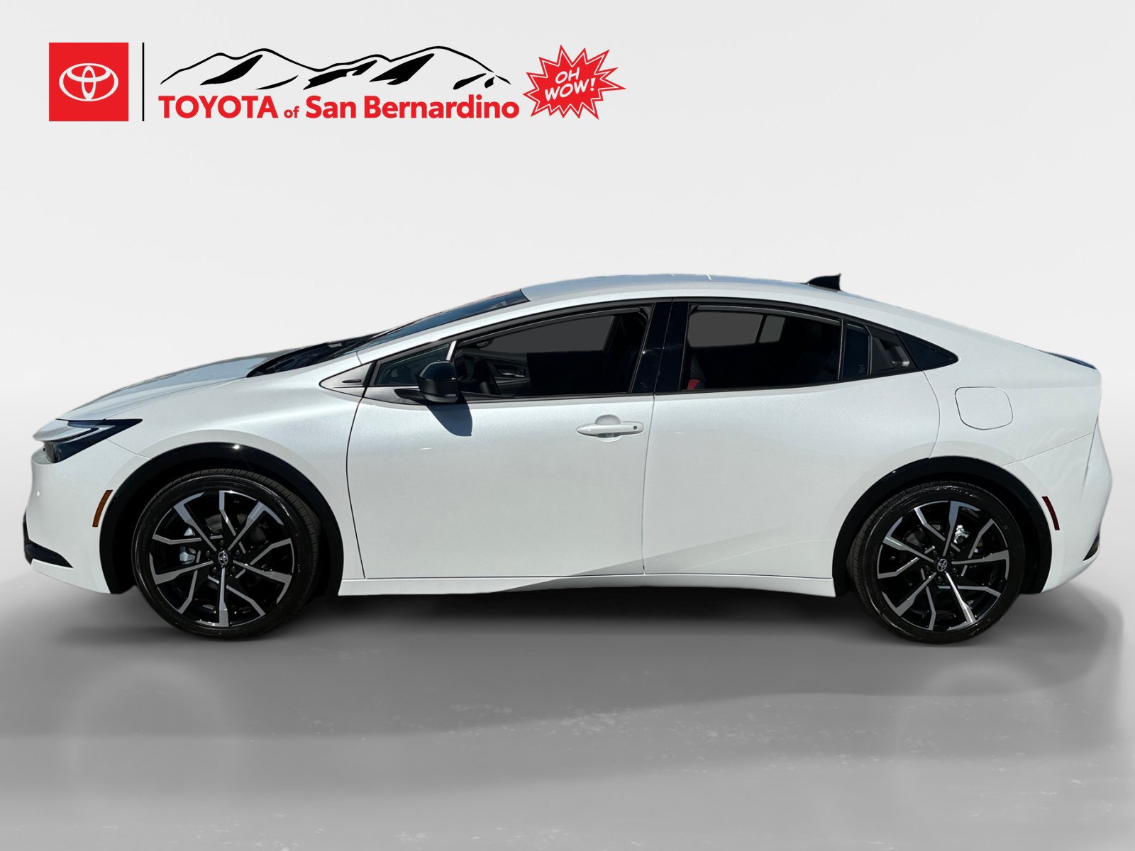 New 2027 Toyota Prius Plug-In Hybrid FWD image 2