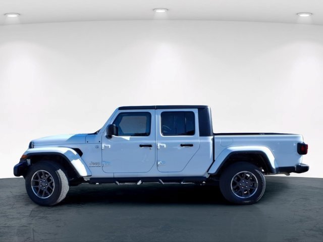 Used 2023 Jeep Gladiator Overland AWD/4WD image 16