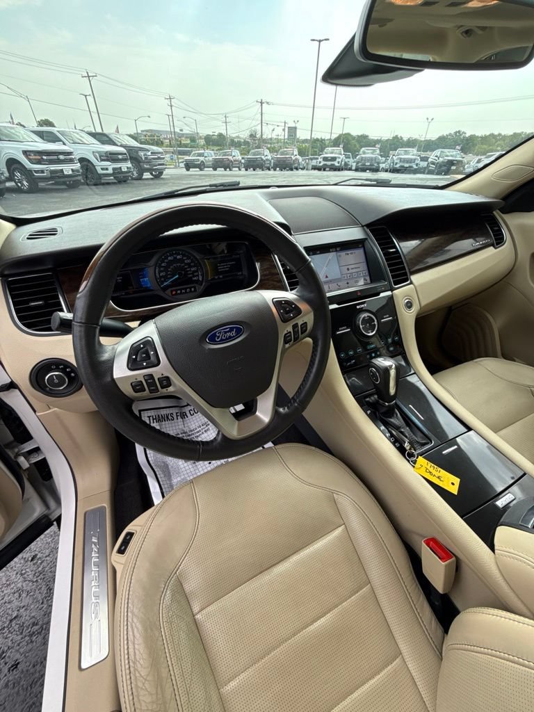 Used 2017 Ford Taurus Limited FWD image 10