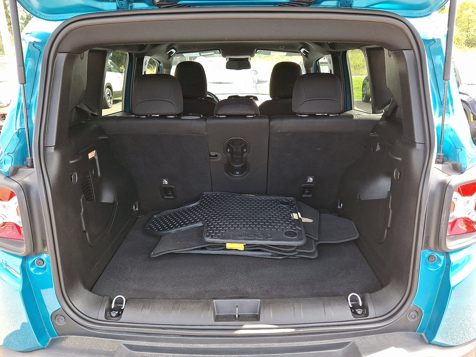 Used 2021 Jeep Renegade Latitude image 28