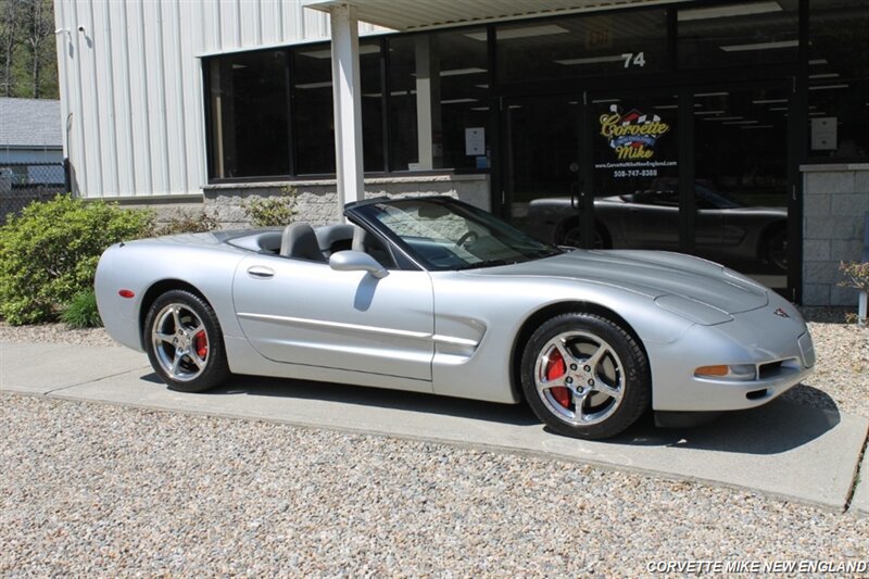 Used 2002 Chevrolet Corvette Coupe w/ Preferred Equipment Group2 RWD image 20