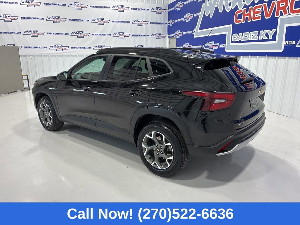 Used 2025 Chevrolet Trax LT image 4