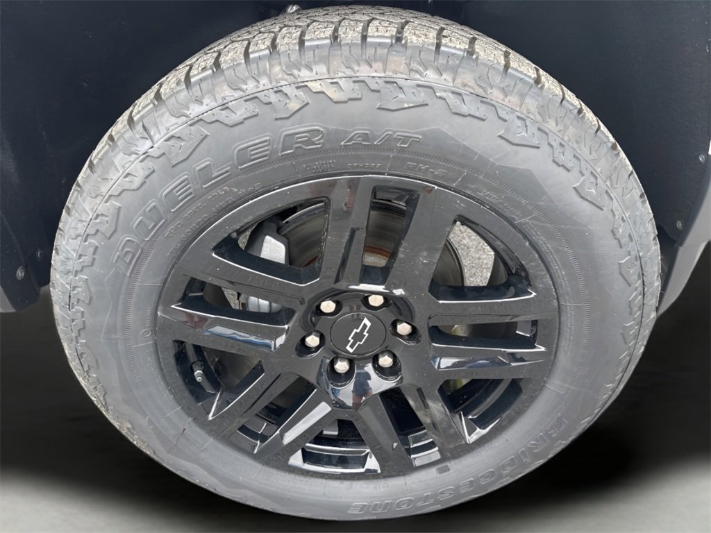 Used 2025 Chevrolet Colorado Trail Boss w/ Midnight Edition image 9