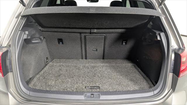 Used 2017 Volkswagen Golf R 4-Door image 17