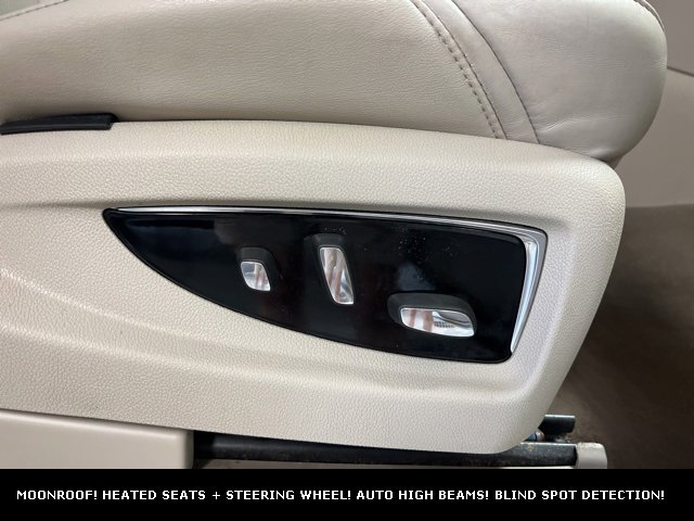 Used 2015 Cadillac Escalade Luxury image 36