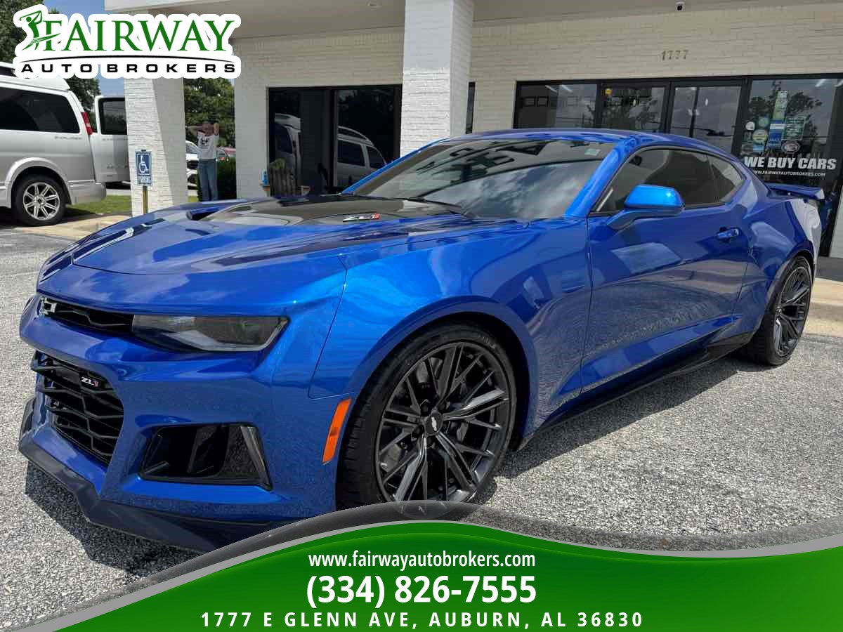 Used 2018 Chevrolet Camaro ZL1 RWD image 2