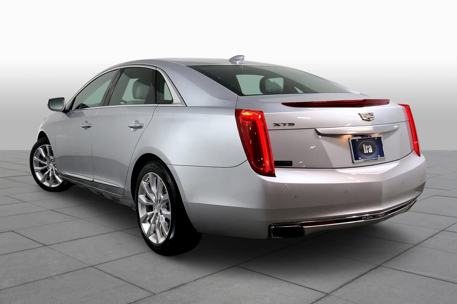 Used 2016 Cadillac XTS Luxury w/ Driver Awareness Package FWD image 12