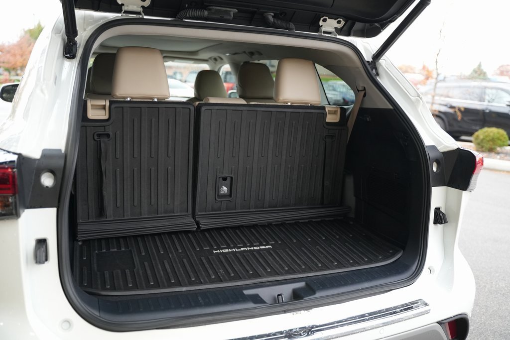 Used 2021 Toyota Highlander Platinum image 34