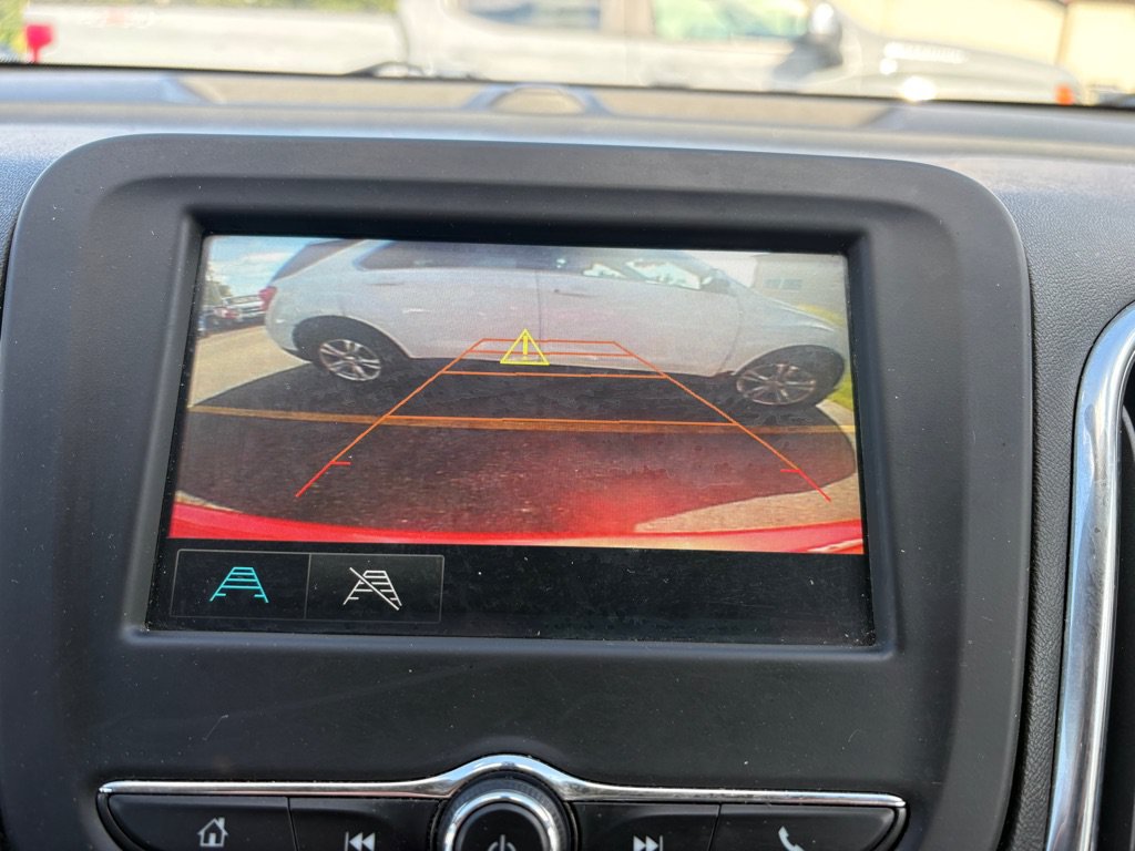 Used 2018 Chevrolet Equinox LT AWD/4WD image 16