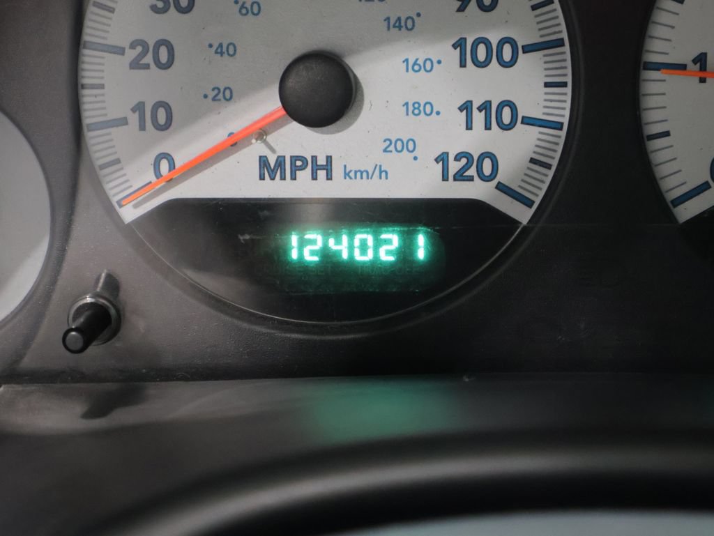 Used 2006 Dodge Caravan SXT w/ Popular Equipment Group I FWD image 29